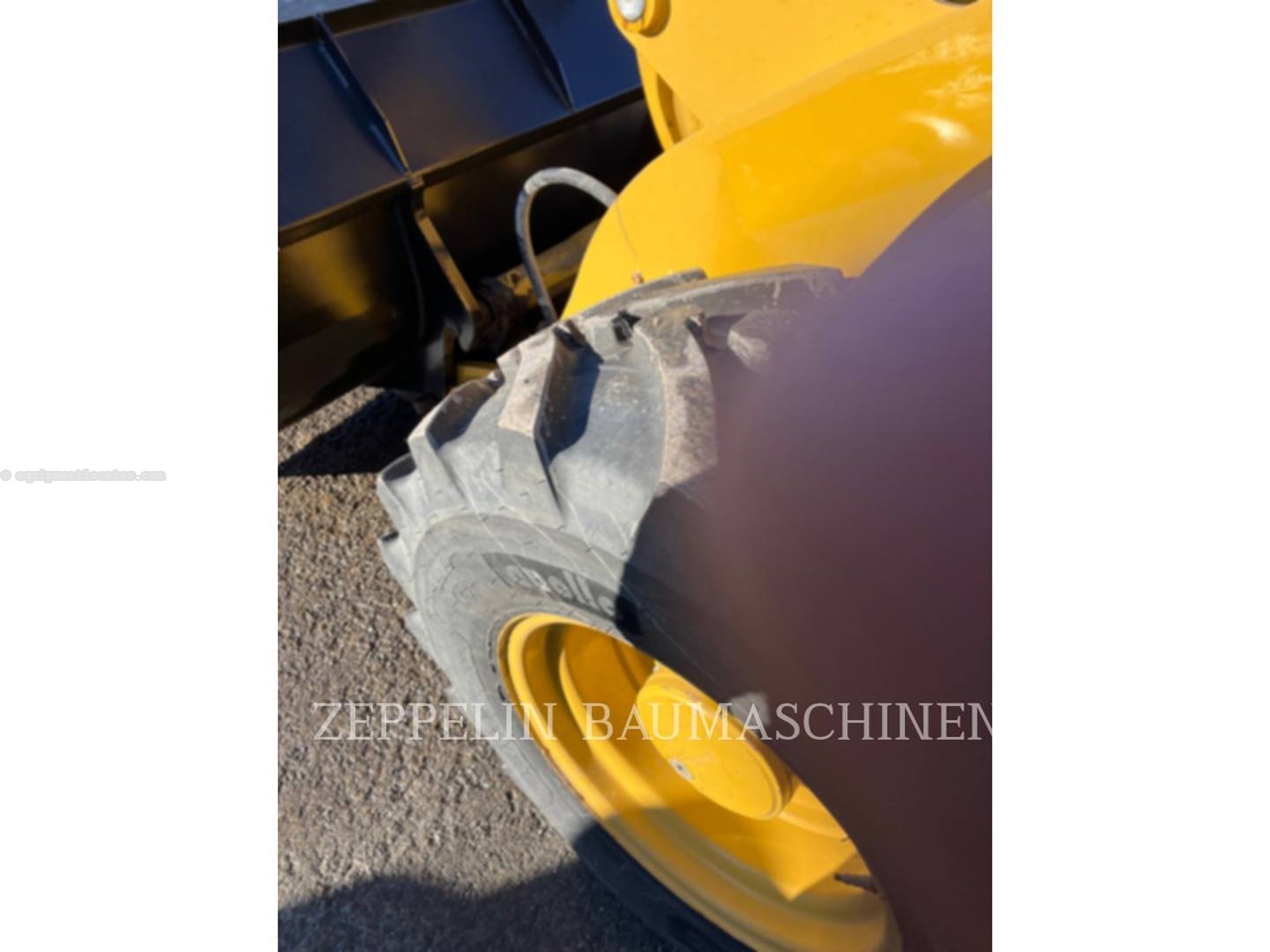 2021 Caterpillar 908M Image 10