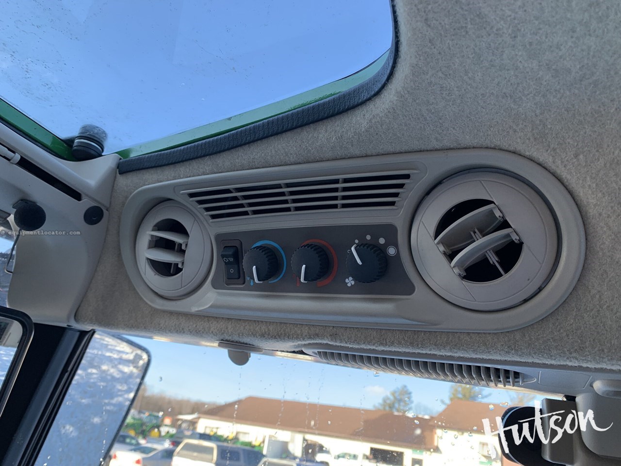 2022 John Deere 6105E Image 10