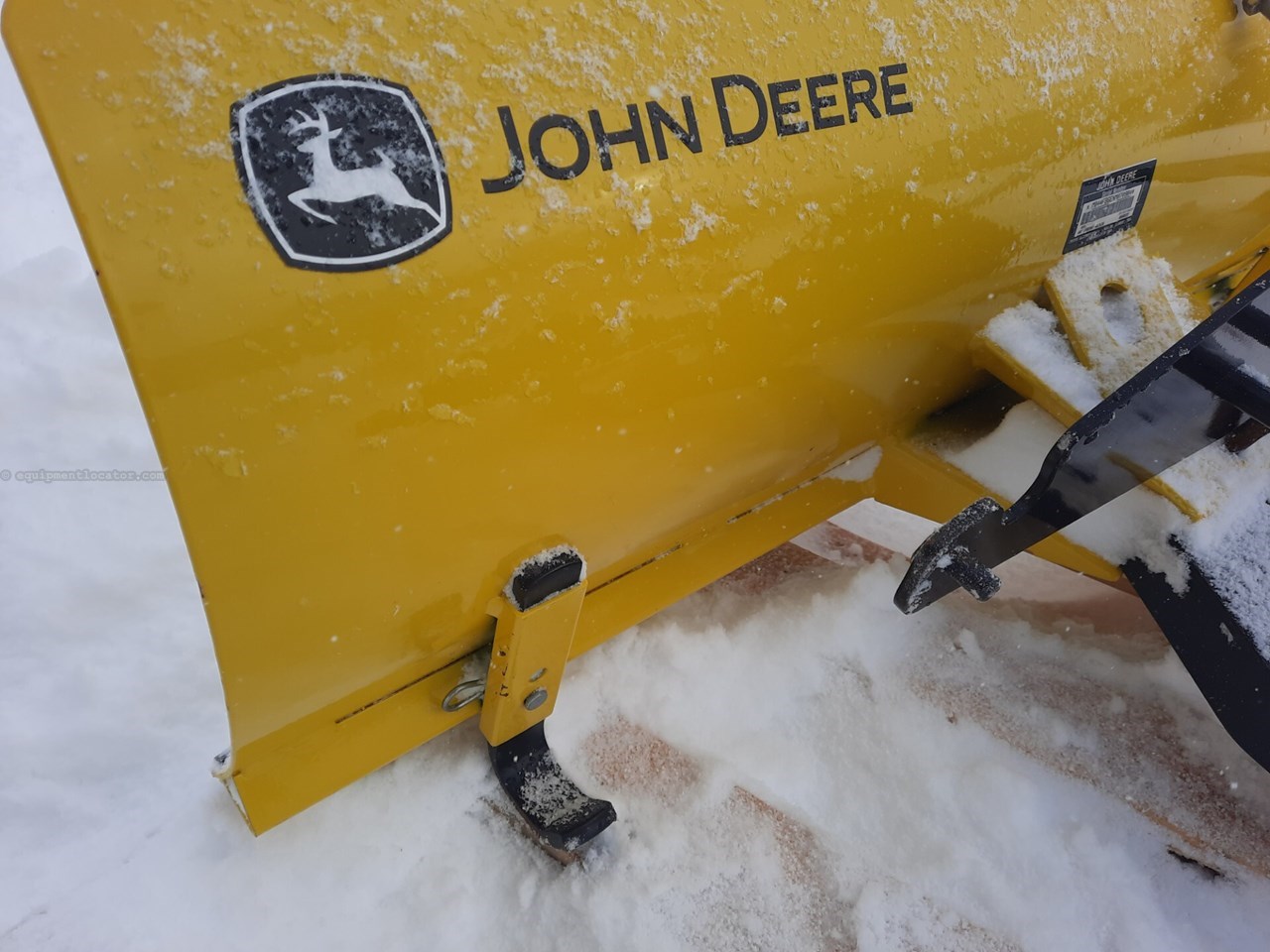 2023 John Deere X370 Image 10