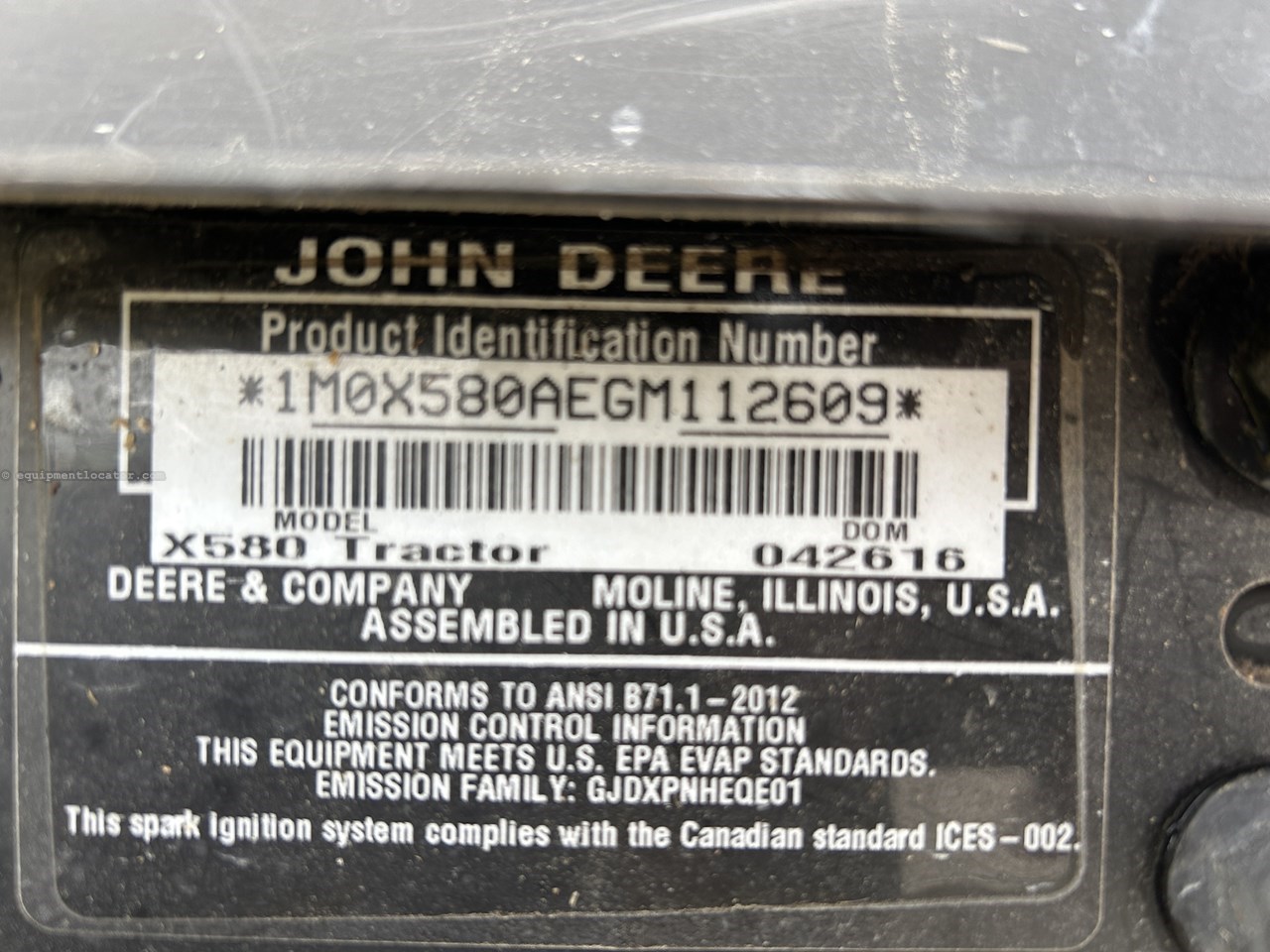 2016 John Deere X580 Image 10