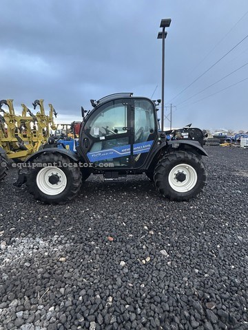 New Holland TH7.42 Image 1