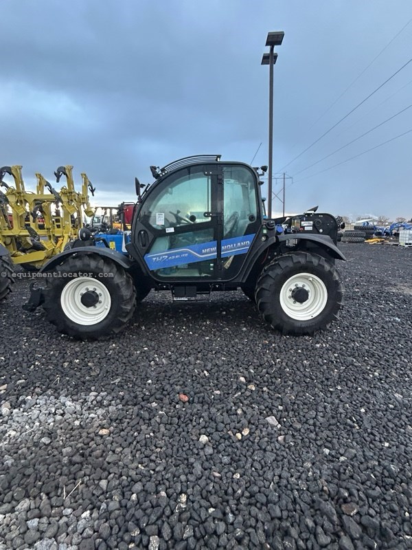 New Holland TH7.42 Image 2