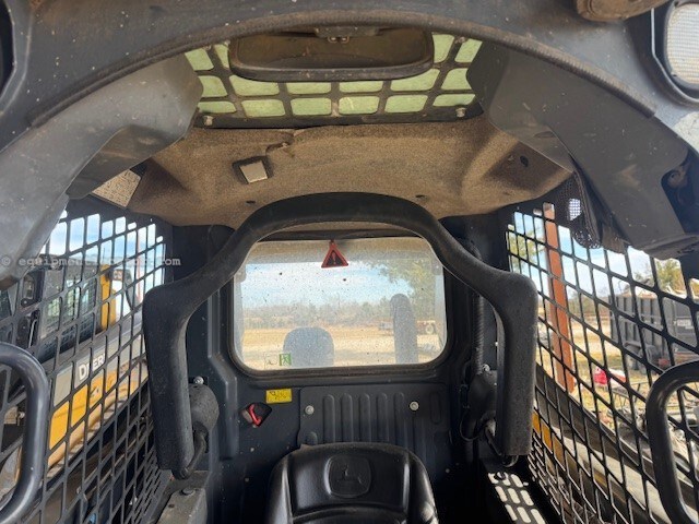 2018 John Deere 325G Image 10