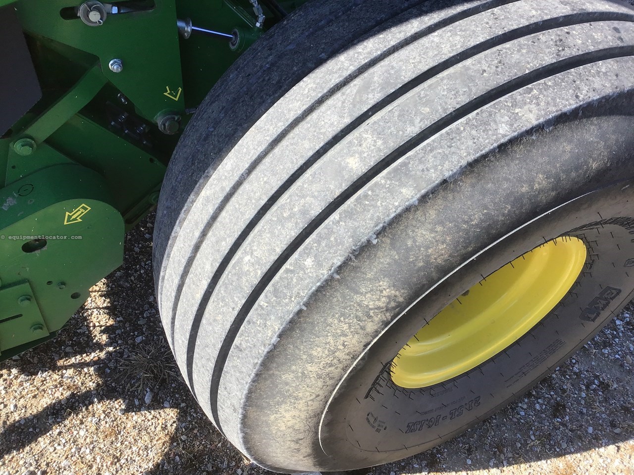 2022 John Deere 560M Image 10