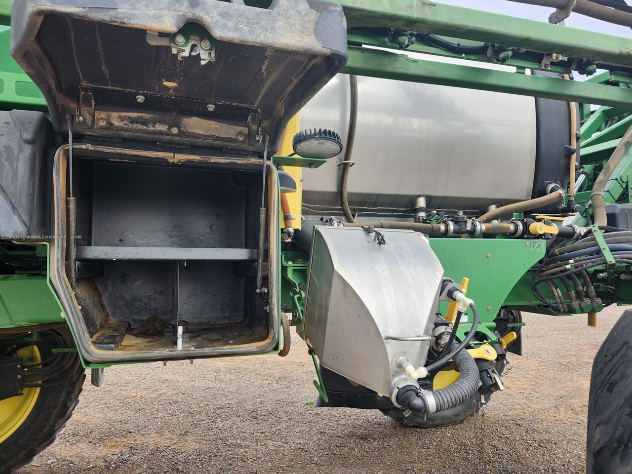 2017 John Deere R4030 Image 10