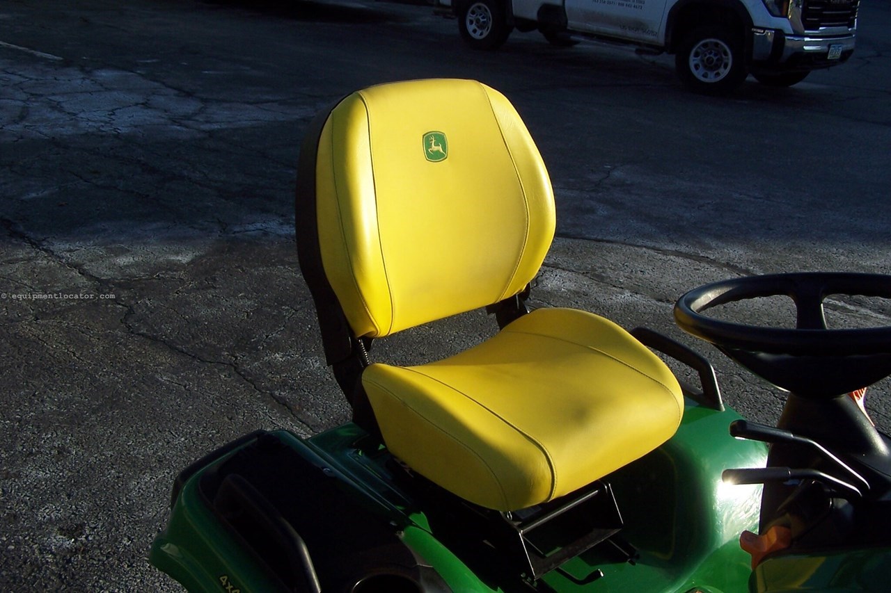 2021 John Deere X738 Image 29