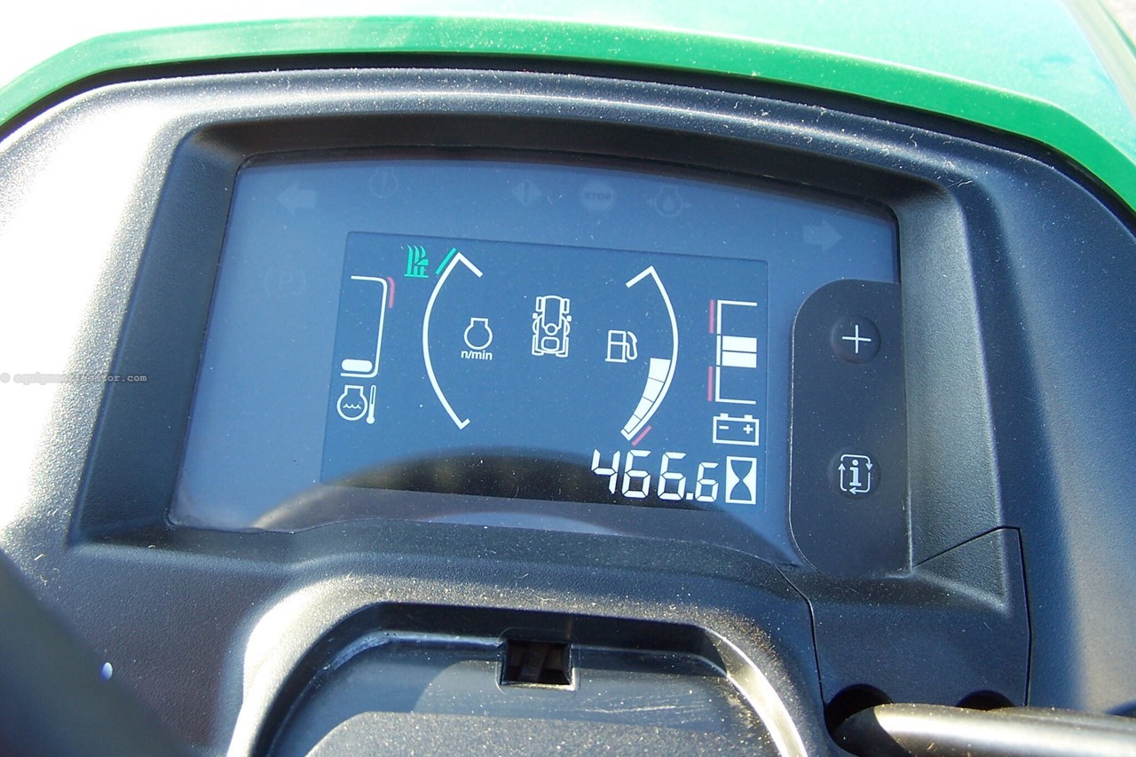 2021 John Deere X738 Image 33