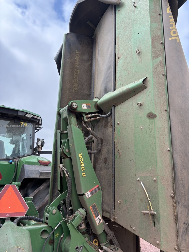 2023 John Deere R990R Image 16