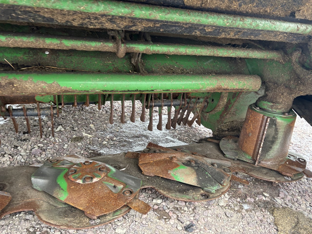 2023 John Deere R990R Image 34