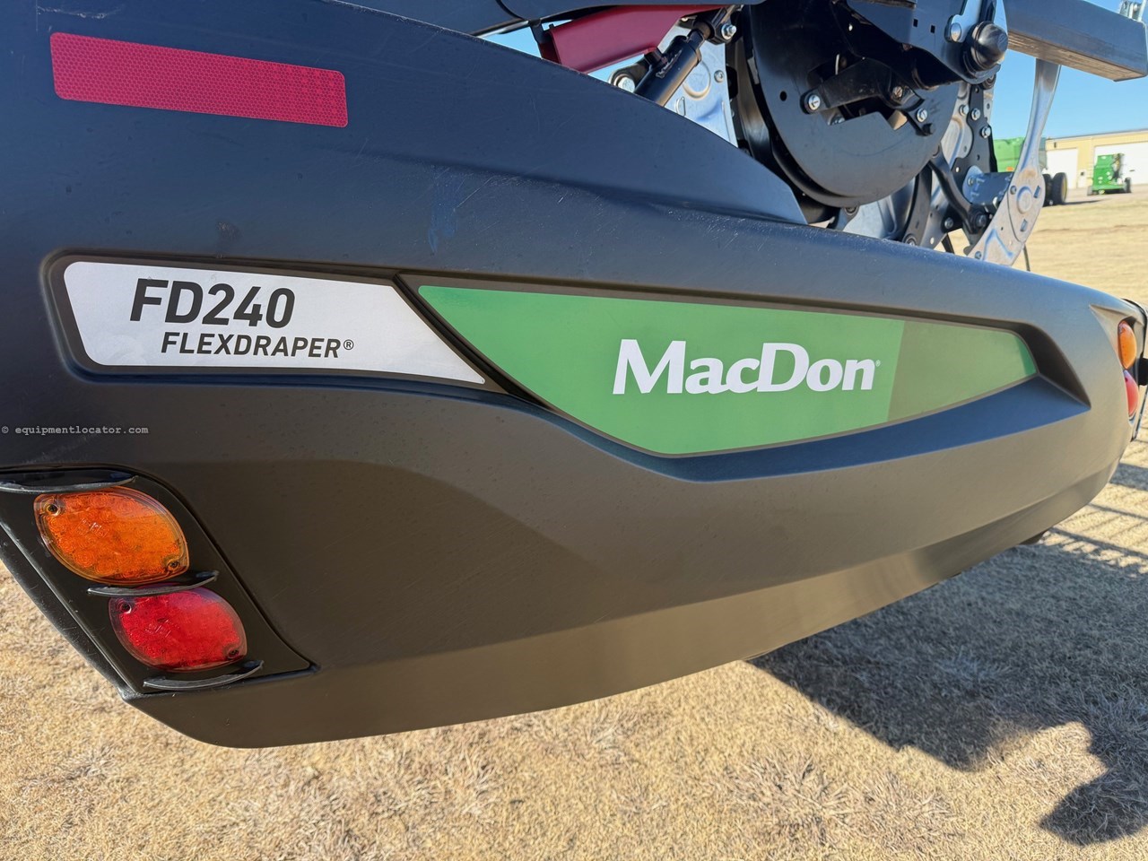 2024 MacDon FD240 Image 3