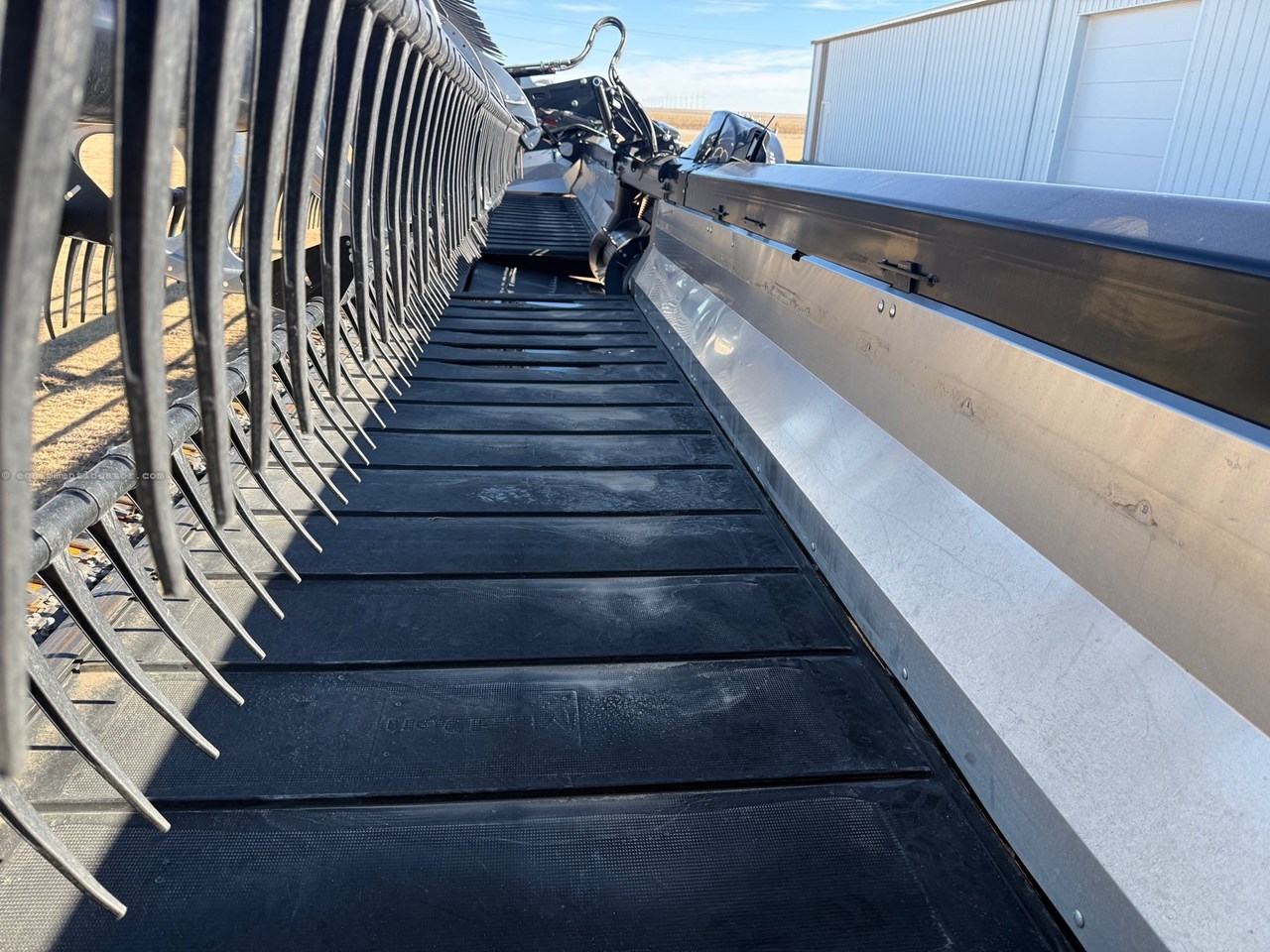 2024 MacDon FD240 Image 18