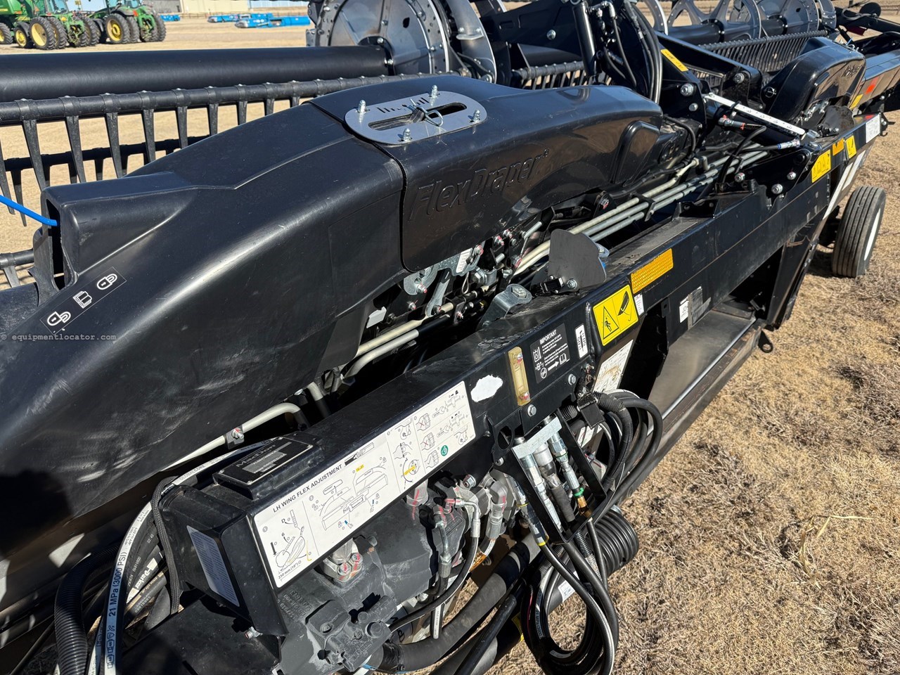 2024 MacDon FD240 Image 28