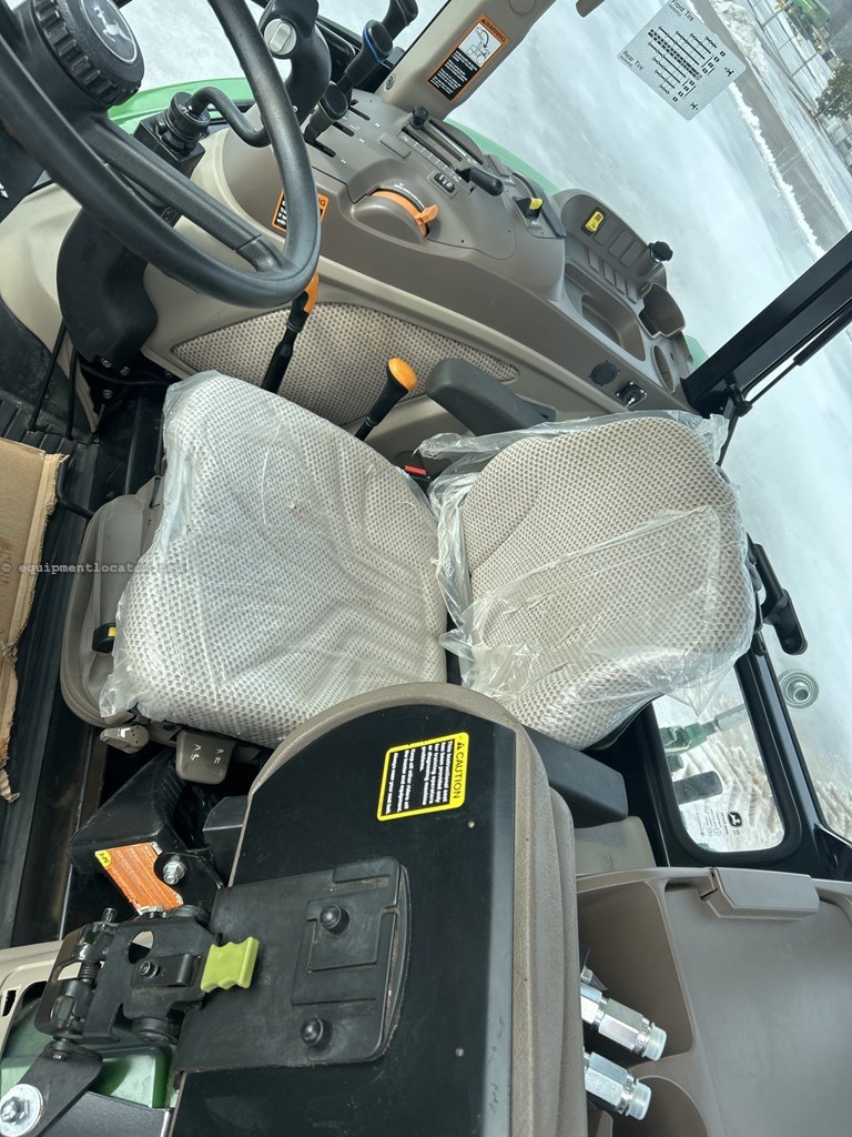 2022 John Deere 6105E Image 10