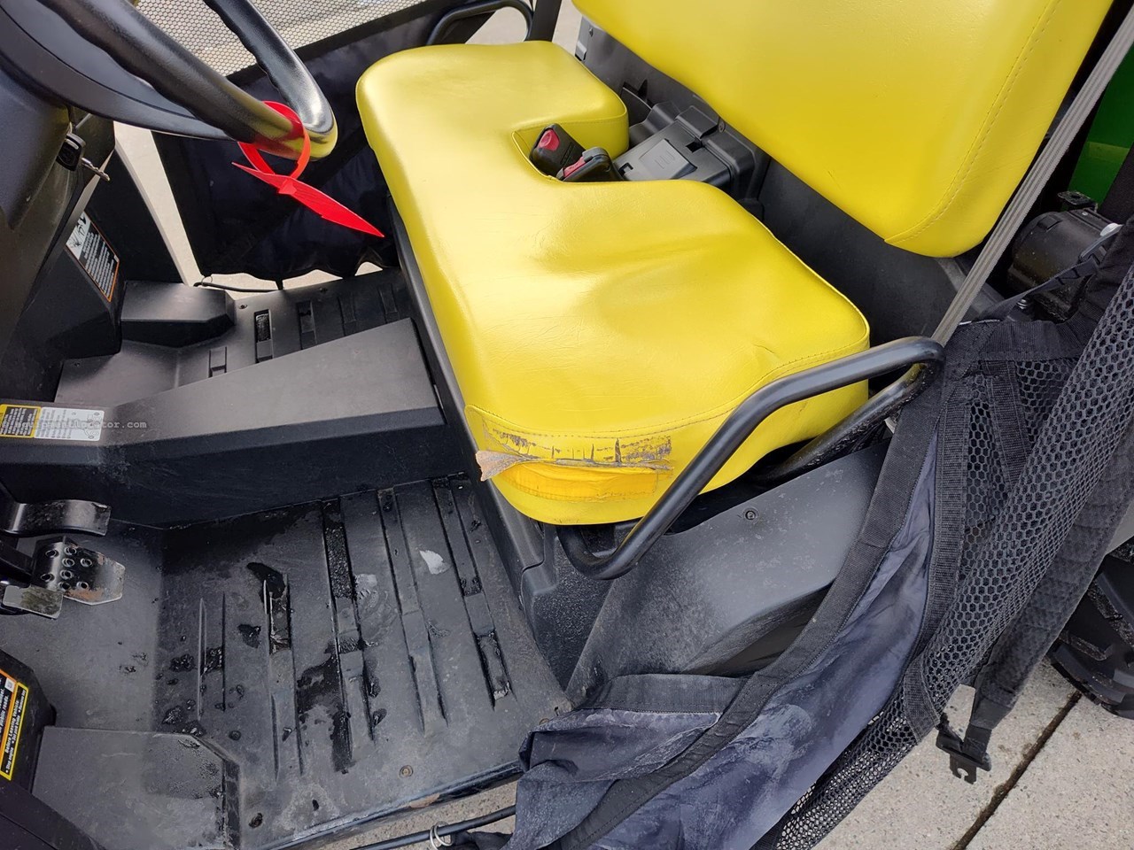 2017 John Deere XUV 590i Image 10