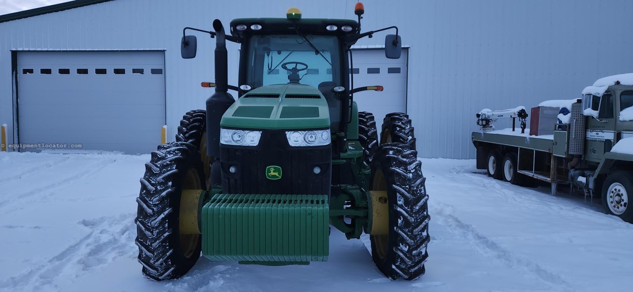 2011 John Deere 8235R Image 5