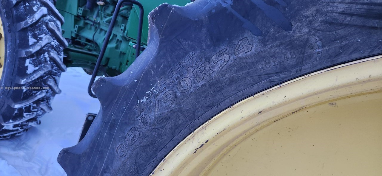 2011 John Deere 8235R Image 18