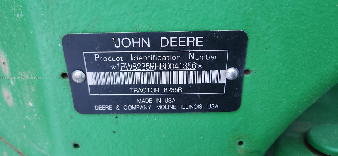 2011 John Deere 8235R Image 26