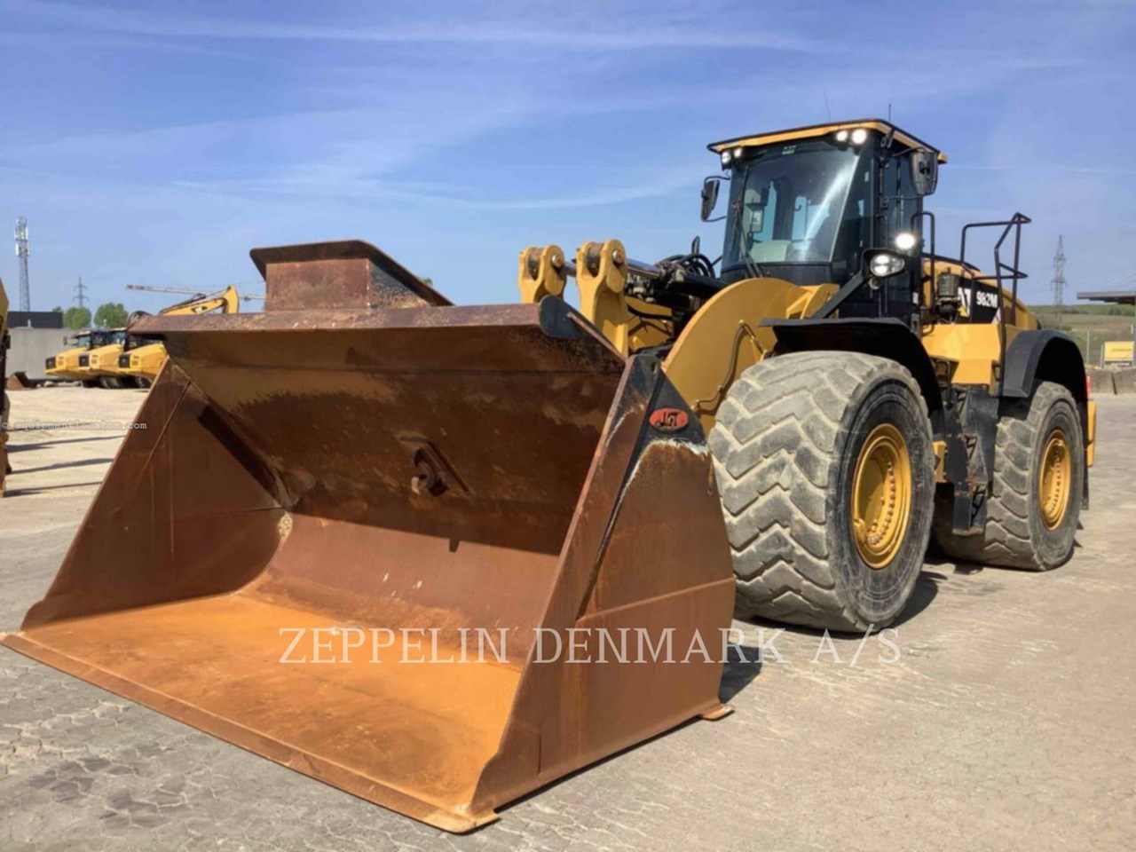 2018 Caterpillar 982M Image 2