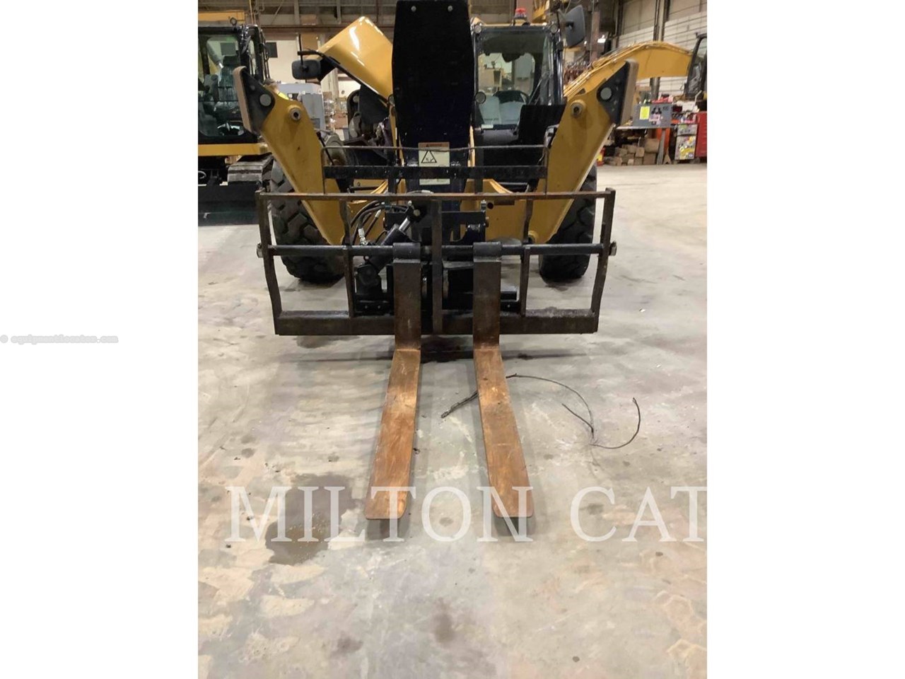 2022 Caterpillar TL1055 Image 10