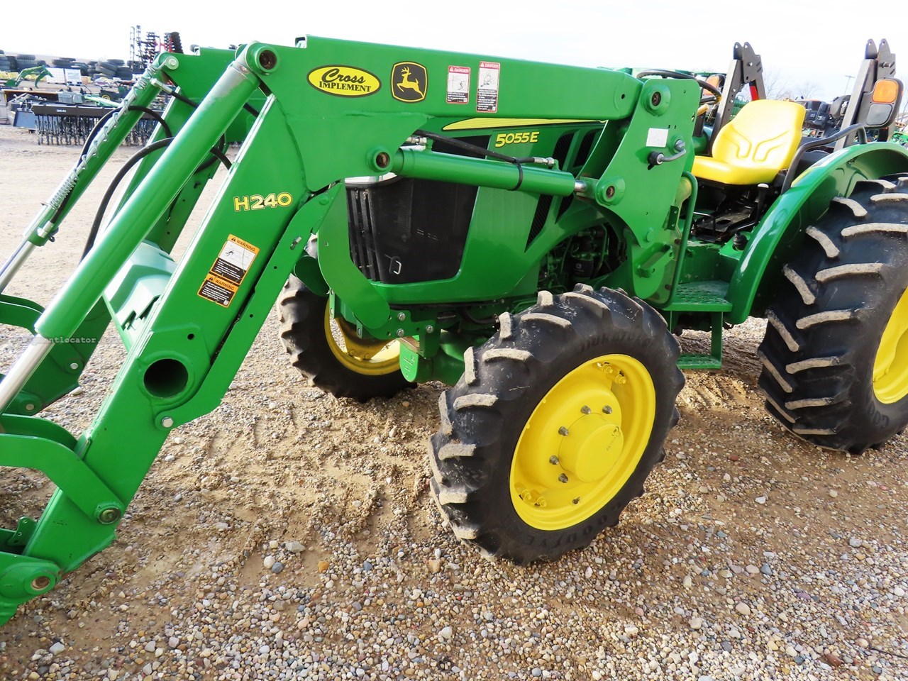 2016 John Deere 5055E Image 10