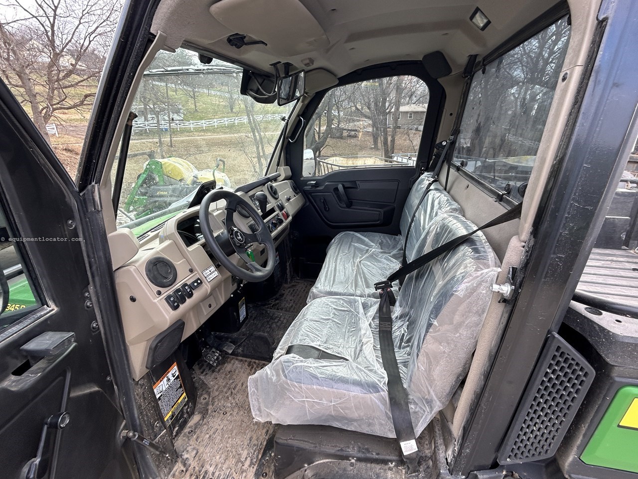 2025 John Deere 845R Image 10