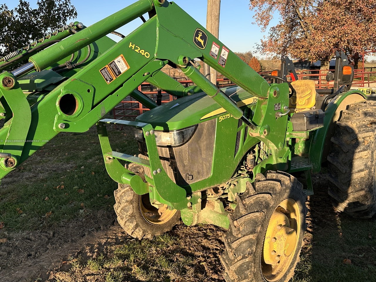 2015 John Deere 5075E Image 10