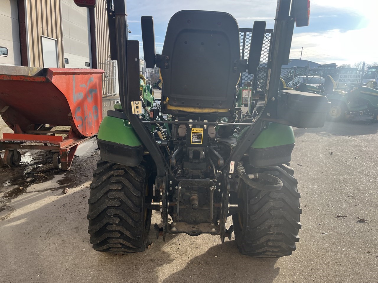 2014 John Deere 1025R Image 10