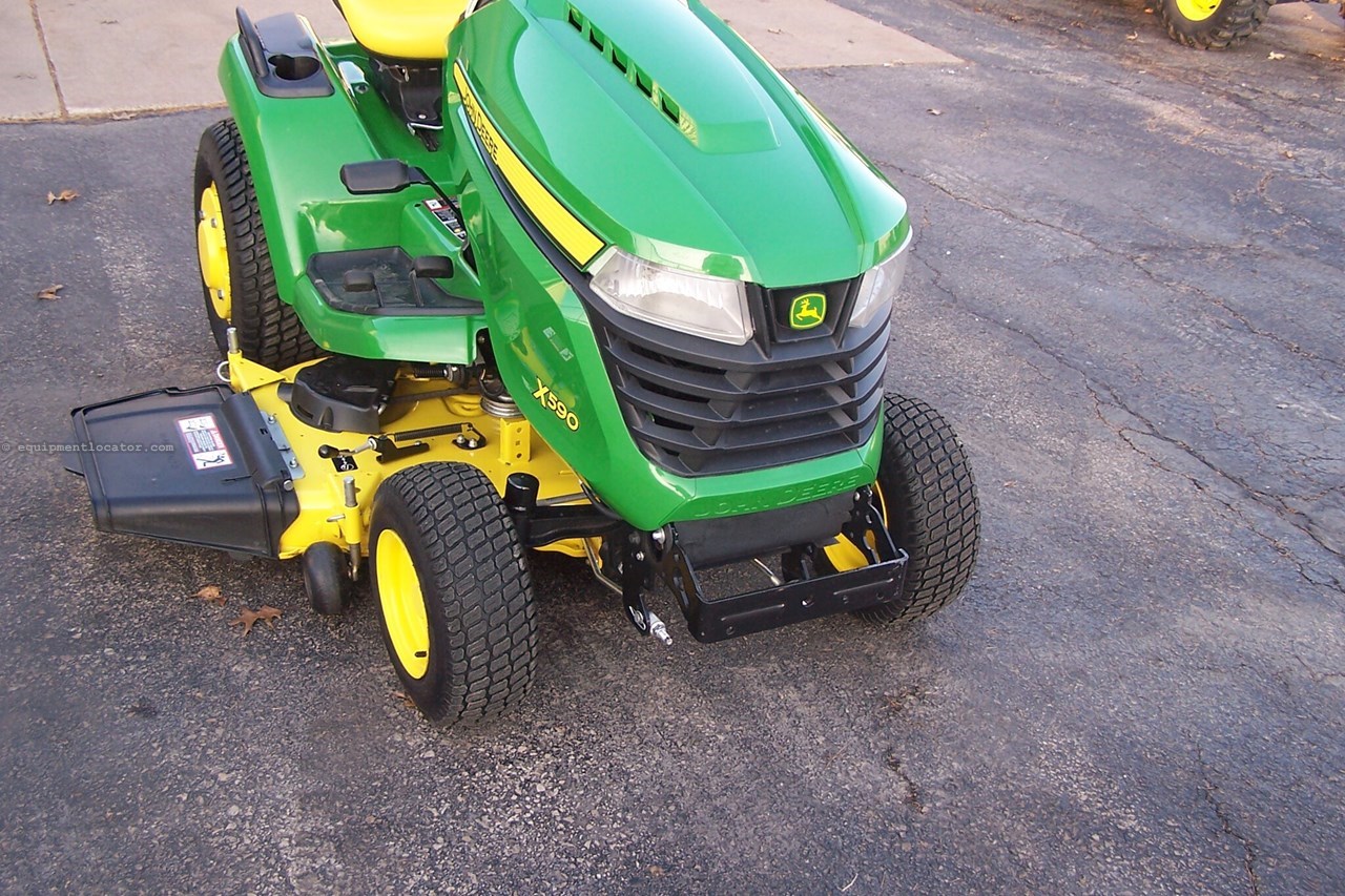 2018 John Deere X590 Image 10