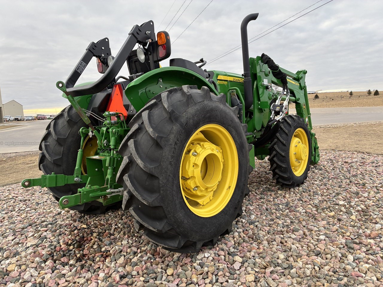 2019 John Deere 5065E Image 10