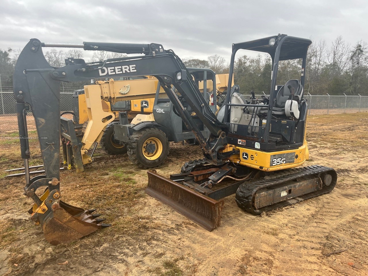 2019 John Deere 35G Image 4