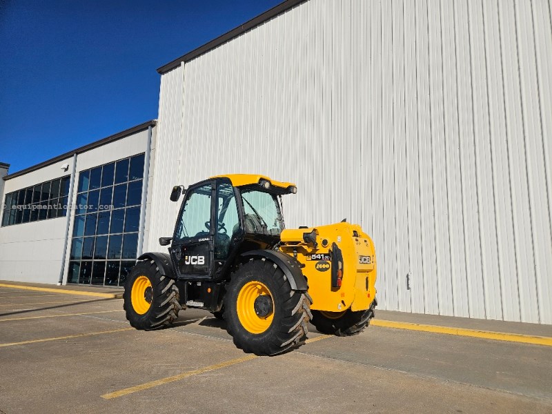 2014 JCB 541-70 Image 3