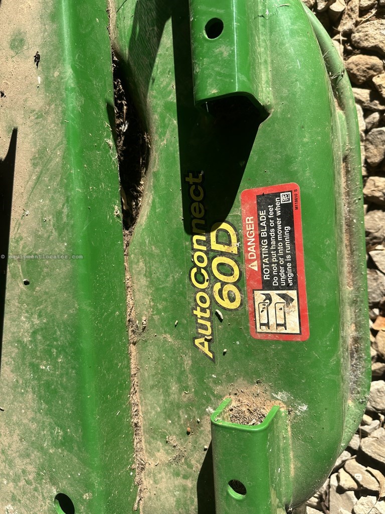 2021 John Deere 2038R Image 10