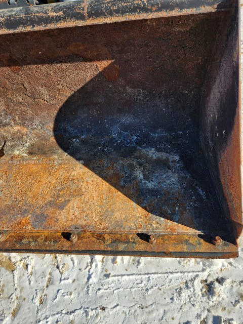 2022 Deere 332G Image 6