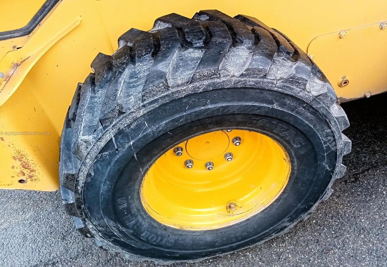 2021 John Deere 330G Image 10