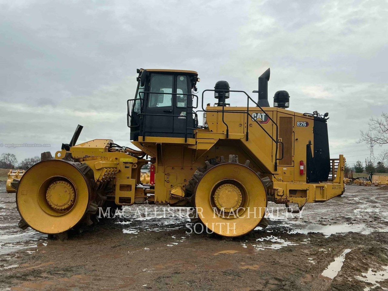 2024 Caterpillar 826 Image 10