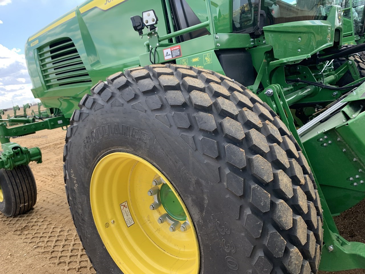 2025 John Deere W235R Image 10