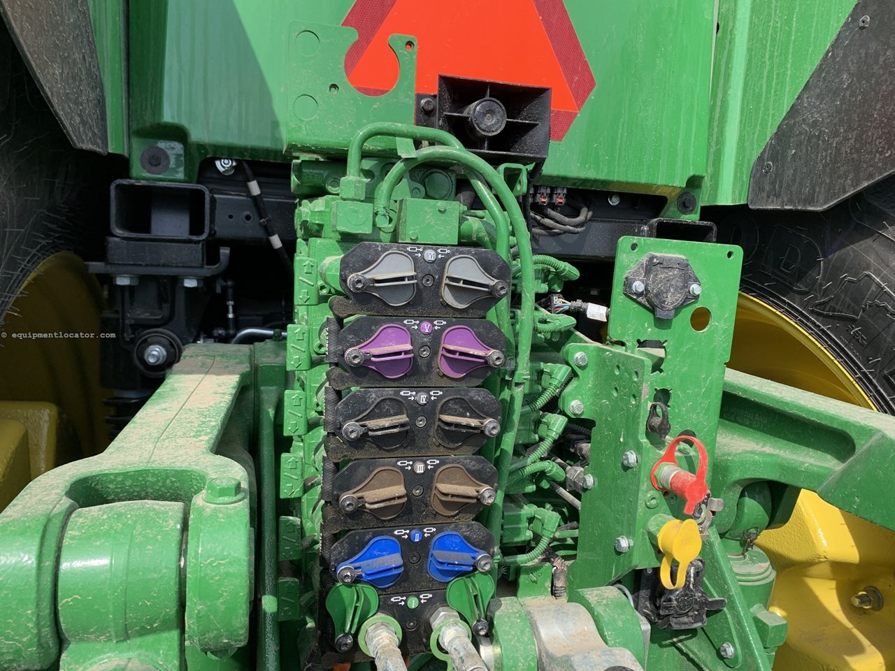 2025 John Deere 8R 340 Image 10