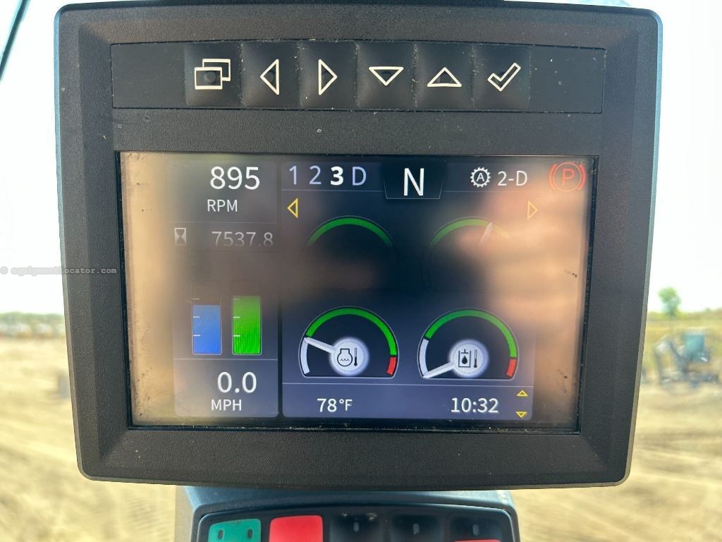 2022 John Deere 624P Image 10