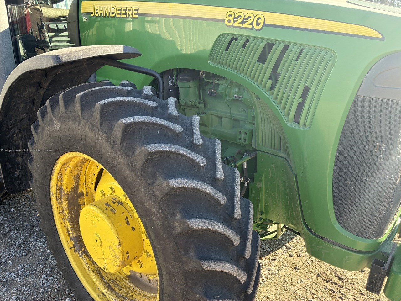 2003 John Deere 8220 Image 10