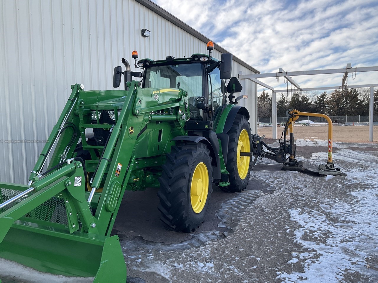 2025 John Deere 6R 215 Image 4