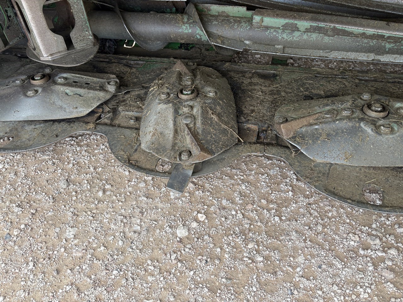 2024 John Deere W235R Image 10