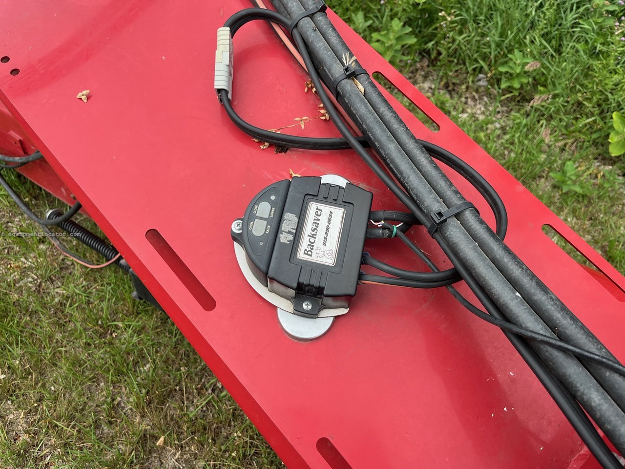 2021 Universal 1590 Image 10