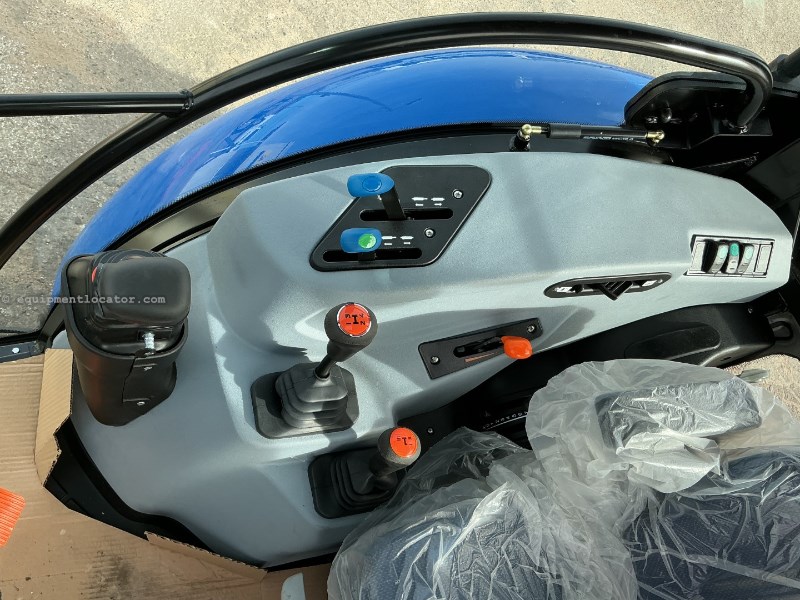 2025 New Holland WORKMASTER 75 Image 10