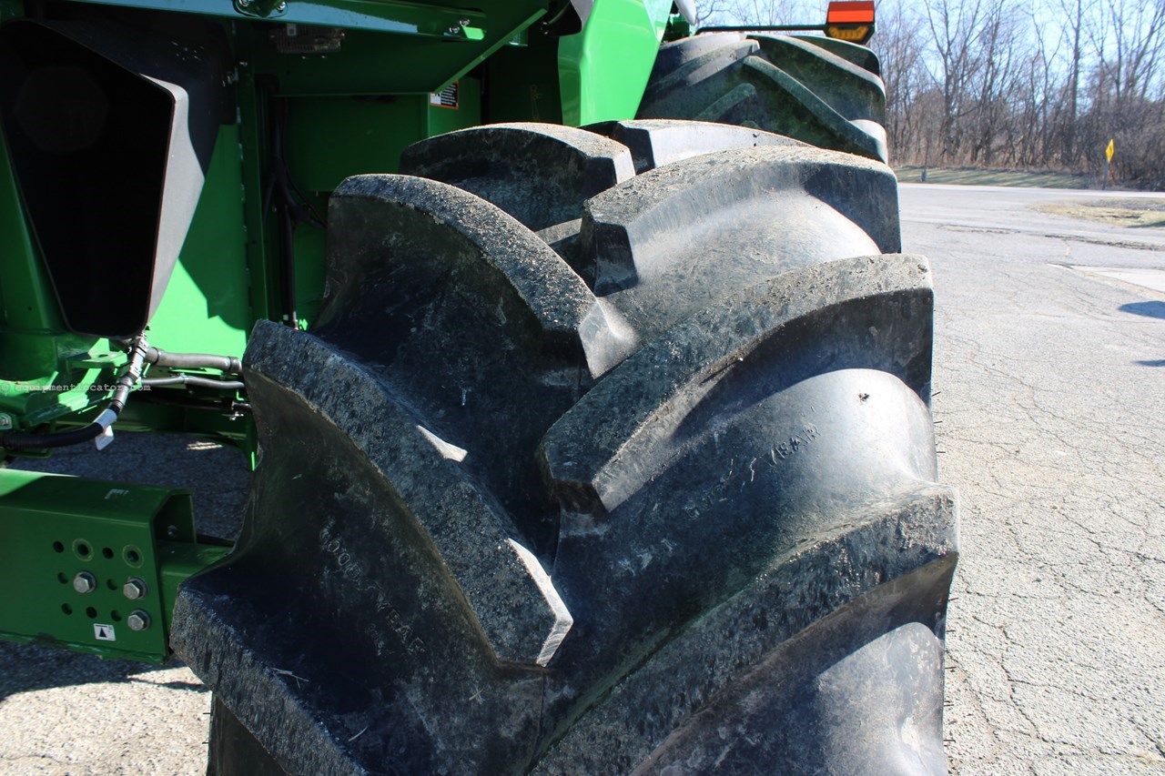 2025 John Deere S7 700 Image 10