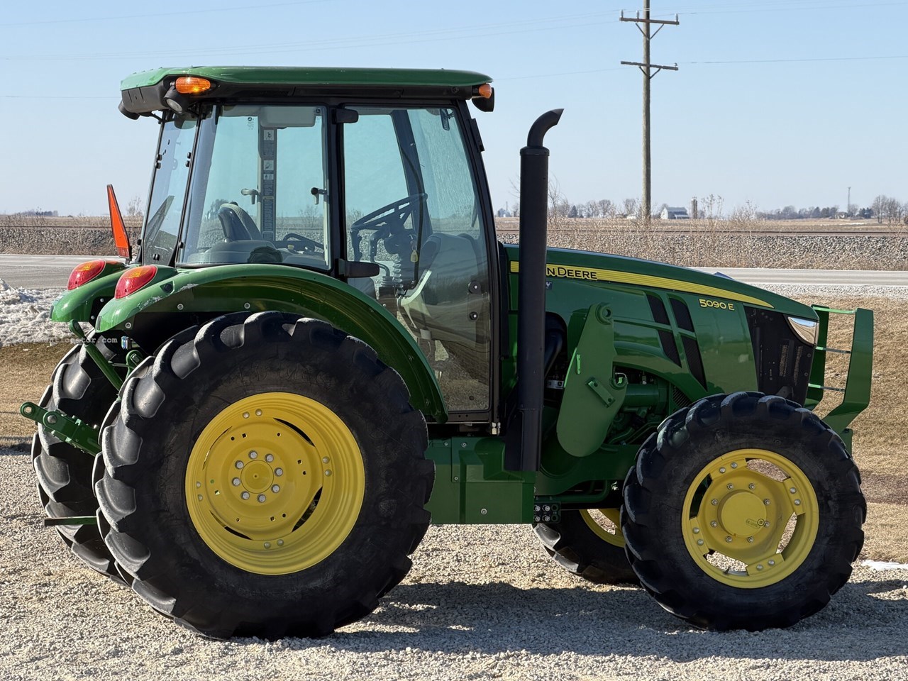 2019 John Deere 5090E Image 10