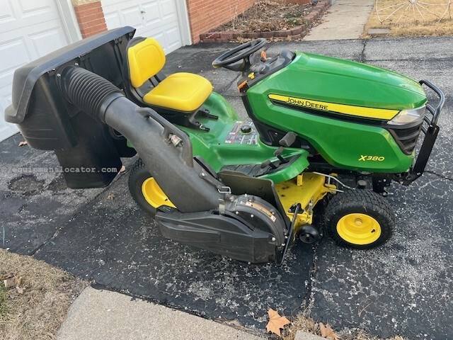 2019 John Deere X380 Image 2