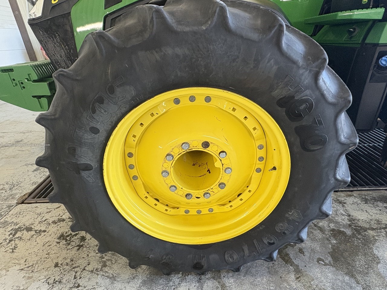 2022 John Deere 8R 340 Image 10