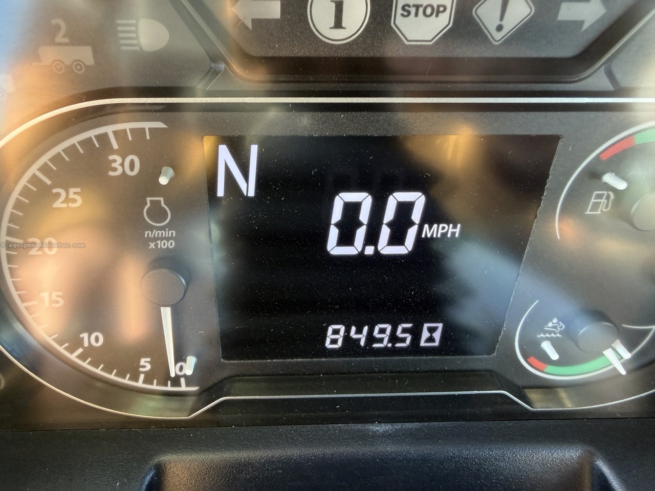 2022 John Deere 6105E Image 10