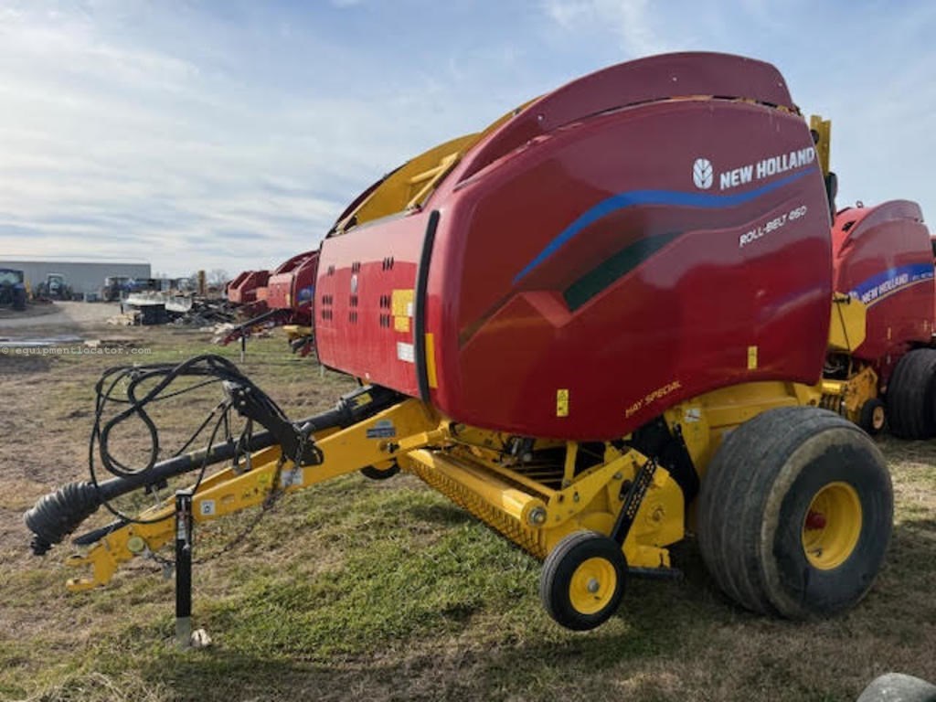 New Holland RB460 Baler Image 2