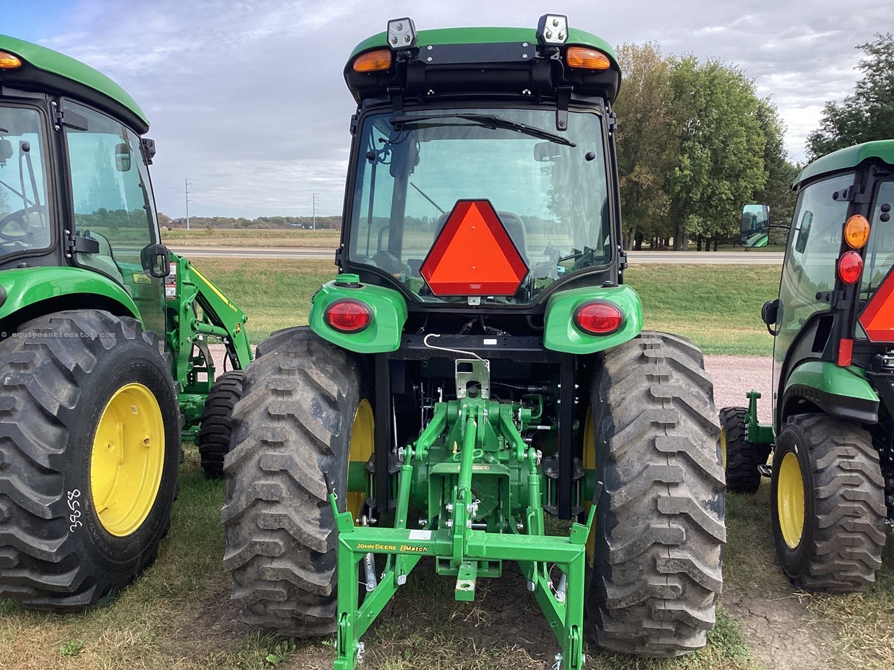 2025 John Deere 4066R Image 10